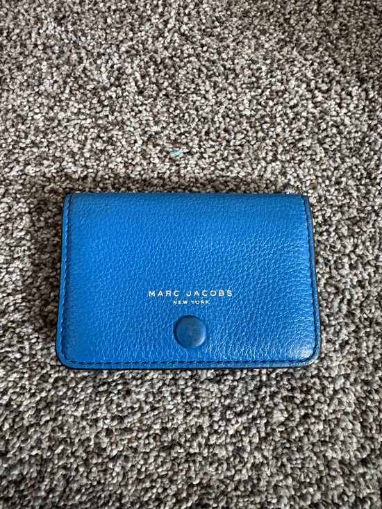 Marc Jacobs Handbags - Marc Jacobs genuine leather card holder wallet